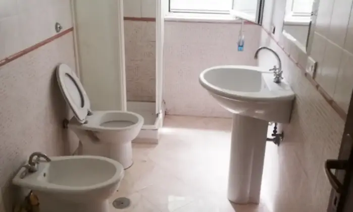 Rexer-Melizzano-Vendesi-appartamento-luminoso-e-ampio-centro-storico-BAGNO