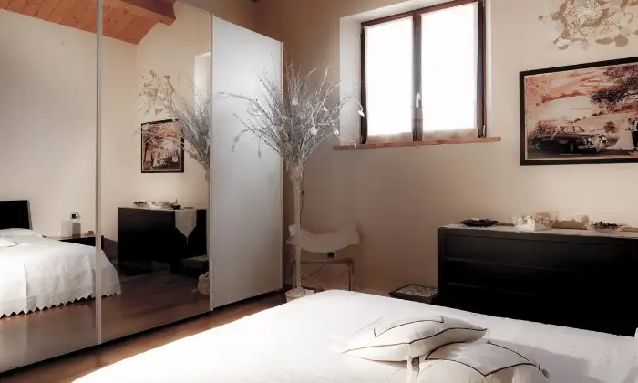 Rexer-Pesaro-Splendido-attico-nel-centro-storico-a-due-passi-dal-mare-dotato-di-ogni-comfort-CAMERA-DA-LETTO
