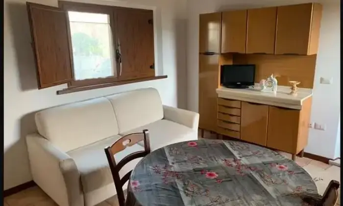 Rexer-Pesaro-Vendesi-casa-in-campagna-SALONE