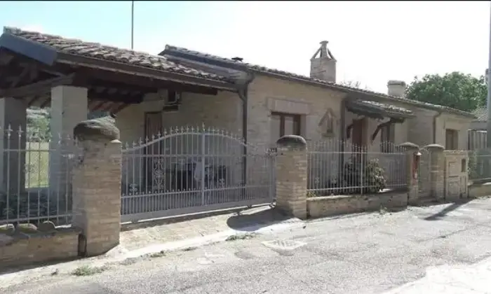 Rexer-Pesaro-Vendesi-casa-in-campagna-ALTRO