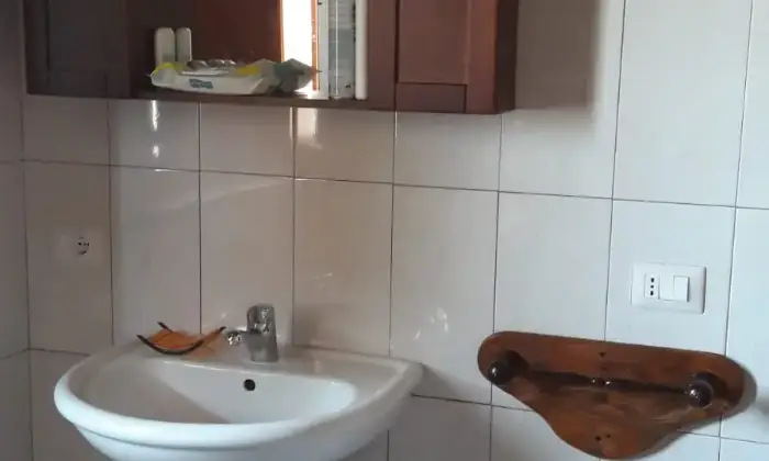Rexer-Pesaro-Vendesi-casa-in-campagna-Bagno