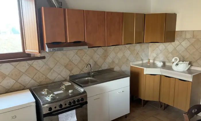 Rexer-Pesaro-Vendesi-casa-in-campagna-Cucina