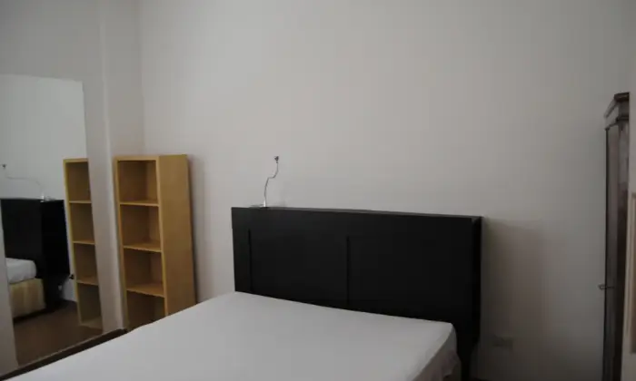 Rexer-Roma-Ampia-camera-Monteverde-Villa-Pamphili-CAMERA-DA-LETTO