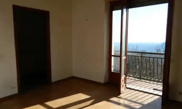 Rexer-Coassolo-Torinese-Trilocale-a-Coassolo-Torinese-SALONE