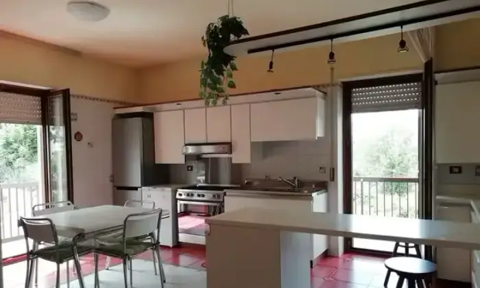 Rexer-LAquila-Appartamento-fuori-Porta-Napoli-zona-residenzale-CUCINA
