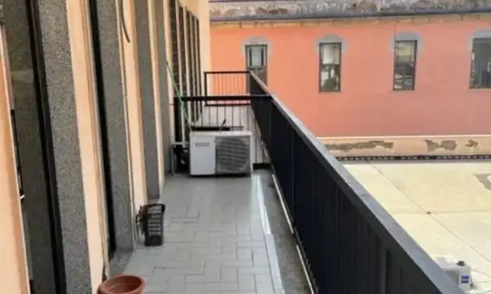 Rexer-Napoli-Ufficio-rifinito-via-NPoggioreale-m-dal-Trib-TERRAZZO