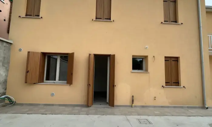 Rexer-Riva-del-Po-Vendesi-villetta-a-schiera-in-Via-Bettino-SANTINI-a-RIVA-DEL-PO-di-Ferrara-FE-ALTRO