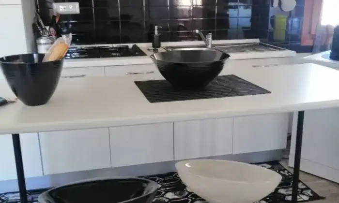 Rexer-La-Maddalena-Splendido-e-luminoso-trilocale-a-La-Maddalena-CUCINA