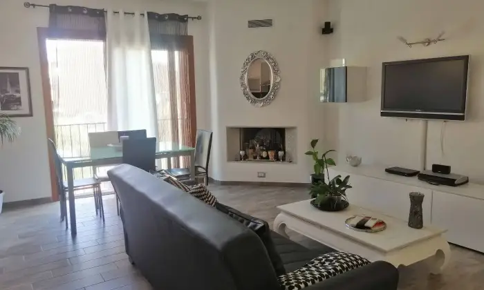 Rexer-La-Maddalena-Splendido-e-luminoso-trilocale-a-La-Maddalena-SALONE