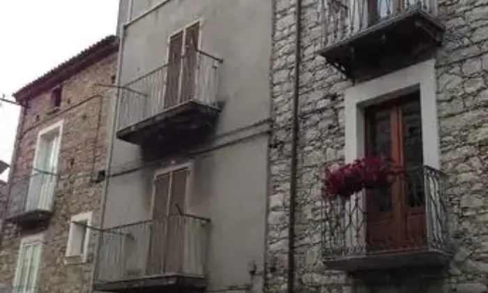 Rexer-Torre-Orsaia-Terratetto-in-centro-storico-ALTRO