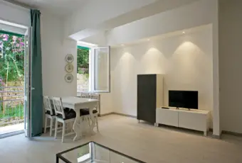 Rexer-Lerici-Lerici-Centro-Parcheggio-mt-il-mare-SALONE