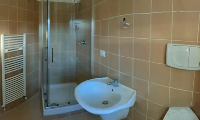 Rexer-Sutri-Vendesi-nuovo-appartamento-a-Sutri-VT-BAGNO