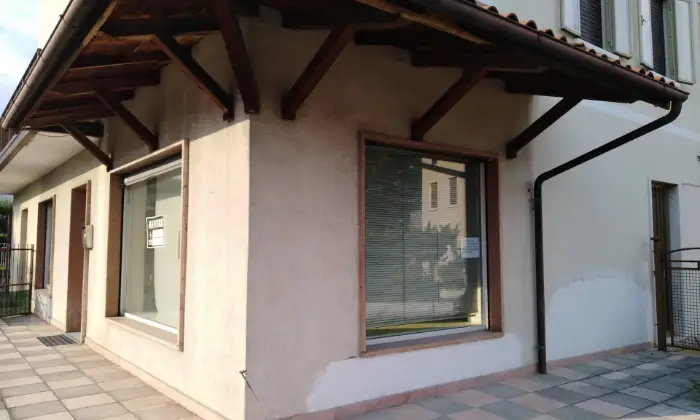 Rexer-Thiene-Negozio-uffici-con-parcheggio-privato-di-mq-ALTRO