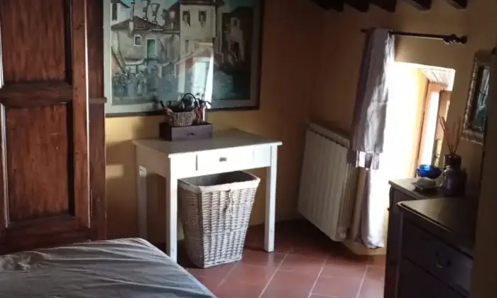 Rexer-Poppi-Terratetto-in-pietra-a-Poppi-CAMERA-DA-LETTO