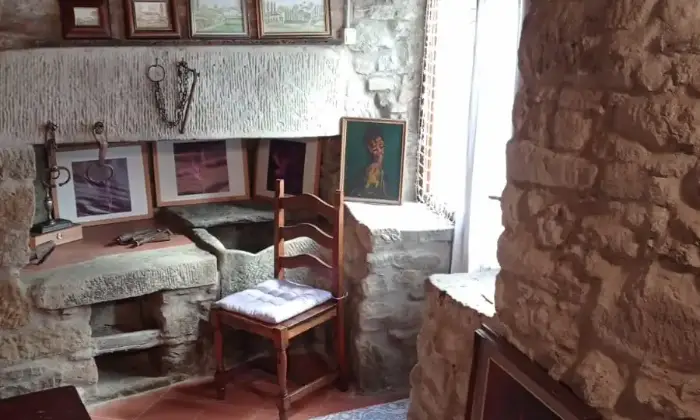Rexer-Poppi-Terratetto-in-pietra-a-Poppi-SALONE