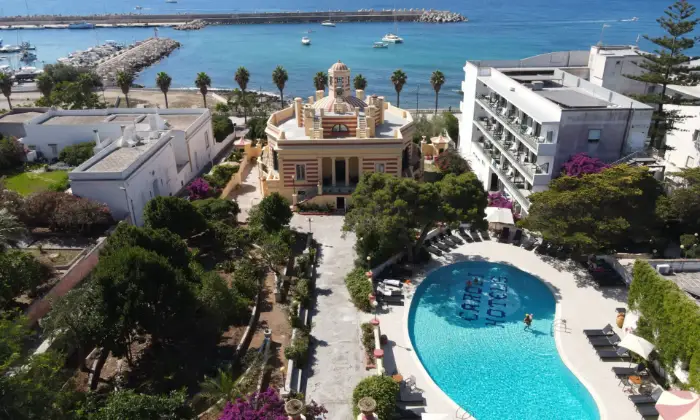 Rexer-Castrignano-del-Capo-Appartamento-in-affitto-con-piscina-e-spiaggia-privata-Terrazzo