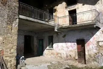 Rexer-Colle-Brianza-FRAZIONE-DI-Giovenzana-LC-Rustico-con-GIARDINO-da-demolire-e-ricostruire-ALTRO