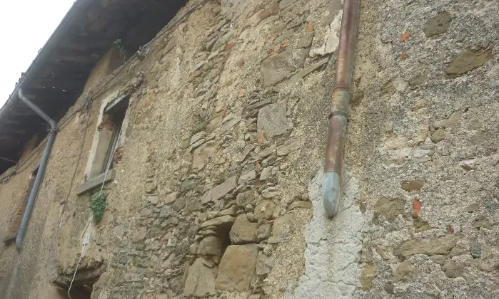 Rexer-Colle-Brianza-FRAZIONE-DI-Giovenzana-LC-Rustico-con-GIARDINO-da-demolire-e-ricostruire-Altro