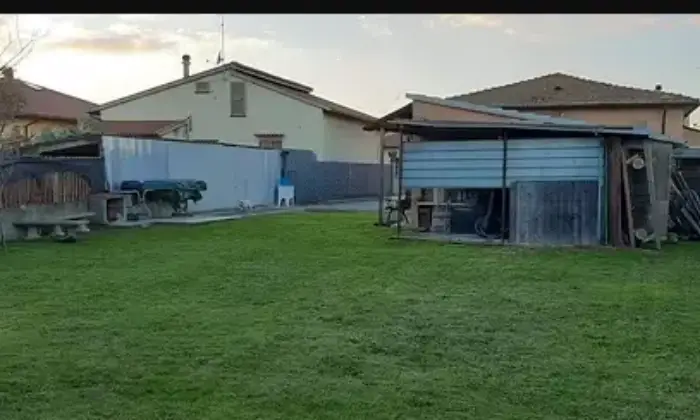 Rexer-Piombino-Villa-in-periferia-a-Piombino-LI-Giardino