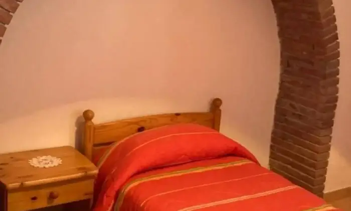 Rexer-Pollina-Vendesi-trilocale-vicolo-Palazzi-Centro-Pollina-CAMERA-DA-LETTO