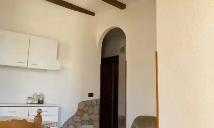 Rexer-Pollina-Vendesi-trilocale-vicolo-Palazzi-Centro-Pollina-CUCINA