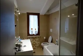 Rexer-Anzio-Attico-in-vendita-in-via-del-Cinema-ad-Anzio-Bagno