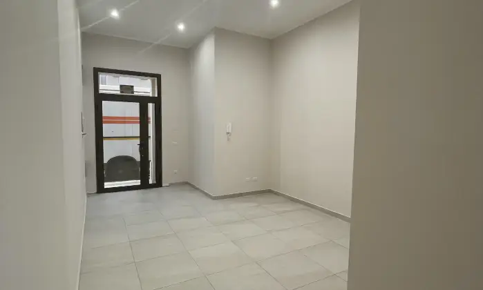 Rexer-Floridia-Bellissimo-negozioufficio-affittasi-Altro