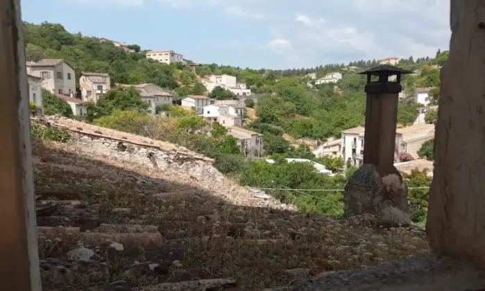 Rexer-Capestrano-Vendesi-casa-di-paese-in-via-Vallone-a-Capestrano-AQ-Vista