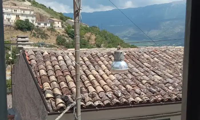 Rexer-Capestrano-Vendesi-casa-di-paese-in-via-Vallone-a-Capestrano-AQ-Vista