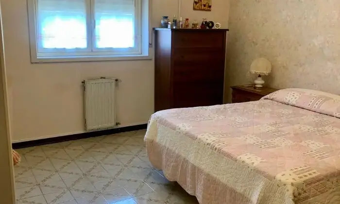 Rexer-Catania-AFFITTASI-LUMINOSO-APPARTAMENTO-VANI-CameraDaLetto