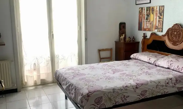 Rexer-Catania-AFFITTASI-LUMINOSO-APPARTAMENTO-VANI-CameraDaLetto