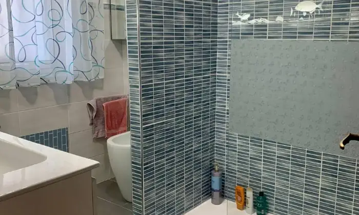 Rexer-Catania-AFFITTASI-LUMINOSO-APPARTAMENTO-VANI-Bagno