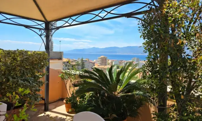 Rexer-Reggio-Calabria-Vendesi-Attico-panoramico-a-Reggio-Calabria-RC-Altro