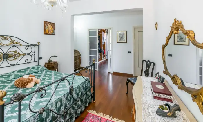 Rexer-Livorno-Villa-ben-tenuta-con-ampio-giardino-a-Quercianella-CAMERA-DA-LETTO
