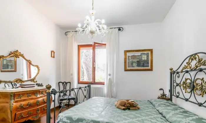 Rexer-Livorno-Villa-ben-tenuta-con-ampio-giardino-a-Quercianella-CAMERA-DA-LETTO