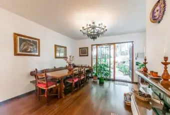 Rexer-Livorno-Villa-ben-tenuta-con-ampio-giardino-a-Quercianella-SALONE