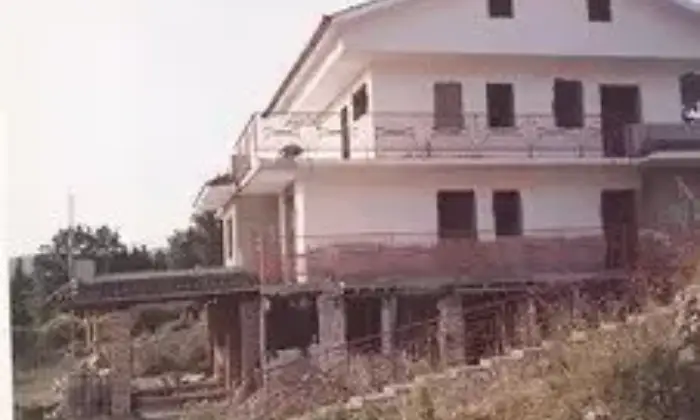 Rexer-Itri-Vendesi-Villa-quadrifamiliare-a-ITRI-LT-Giardino