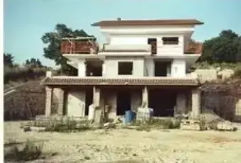Rexer-Itri-Vendesi-Villa-quadrifamiliare-a-ITRI-LT-Giardino