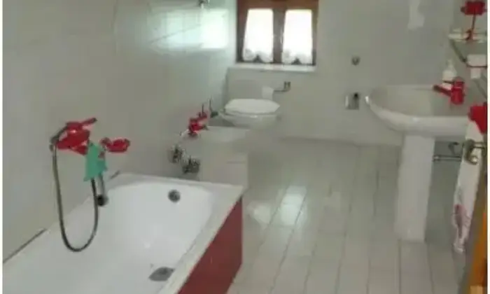 Rexer-Torrecuso-Casa-di-paese-in-vendita-in-contrada-Torrepalazzo-a-Torrecuso-Bagno