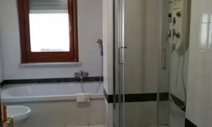 Rexer-Vibo-Valentia-Vendesi-appartamento-sito-in-Vibo-V-Marina-C-da-Sch-Bagno