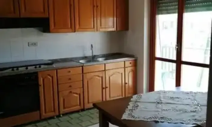 Rexer-Vibo-Valentia-Vendesi-appartamento-sito-in-Vibo-V-Marina-C-da-Sch-Cucina