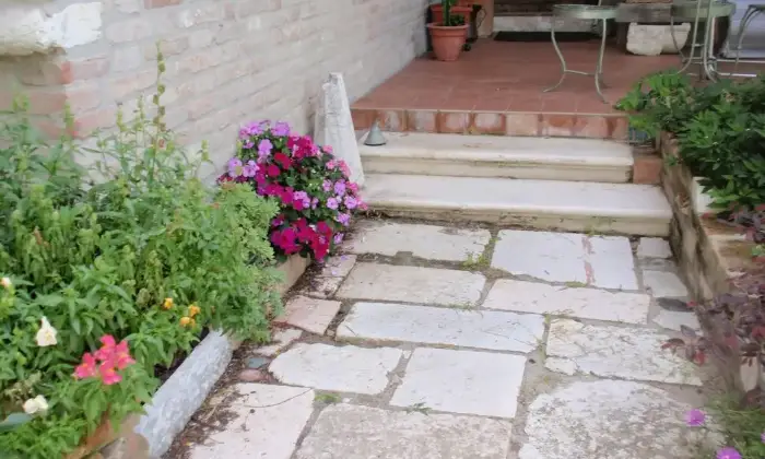 Rexer-Ferrara-Vendesi-villa-in-Via-dei-Calzolai-a-Ferrara-Giardino