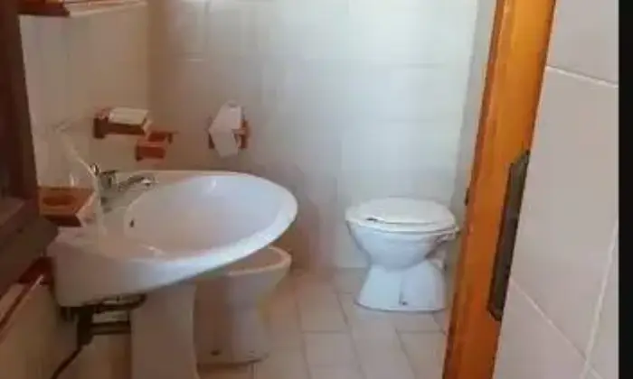 Rexer-Scandale-Casa-su-tre-livelli-Bagno