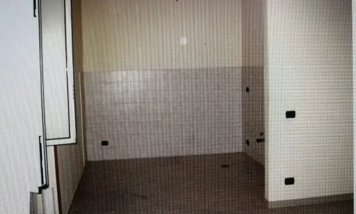 Rexer-Caserta-Appartamento-uso-investimento-a-Caserta-CUCINA