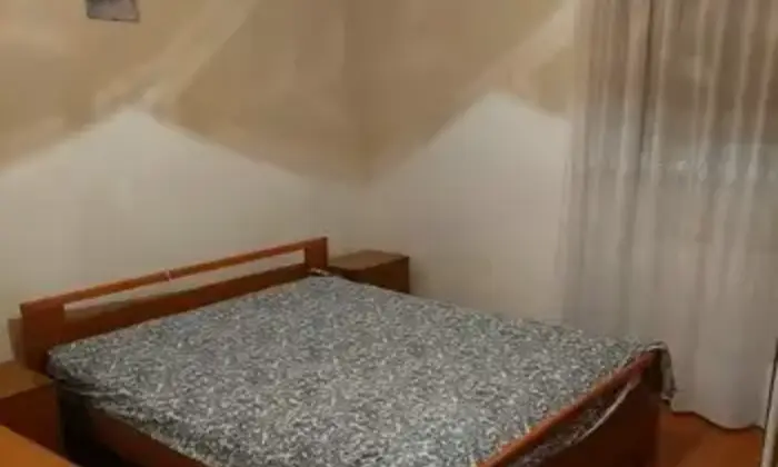 Rexer-Serravalle-di-Chienti-CasaIndipendente-in-Frazione-Corgneto-Serravalle-di-Chienti-CameraDaLetto