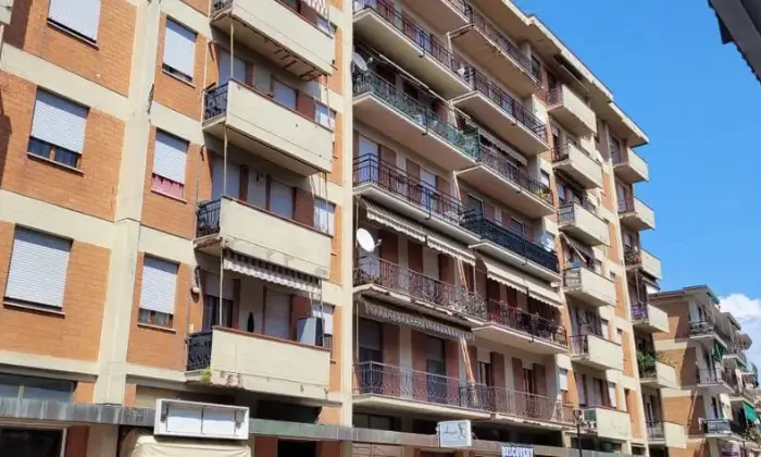 Rexer-Sarzana-Quadrilocale-in-vendita-in-via-Pietro-Gori-a-Sarzana-Terrazzo