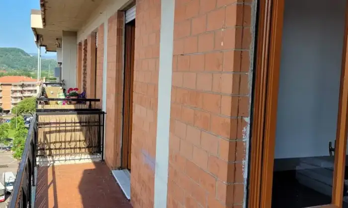 Rexer-Sarzana-Quadrilocale-in-vendita-in-via-Pietro-Gori-a-Sarzana-Terrazzo