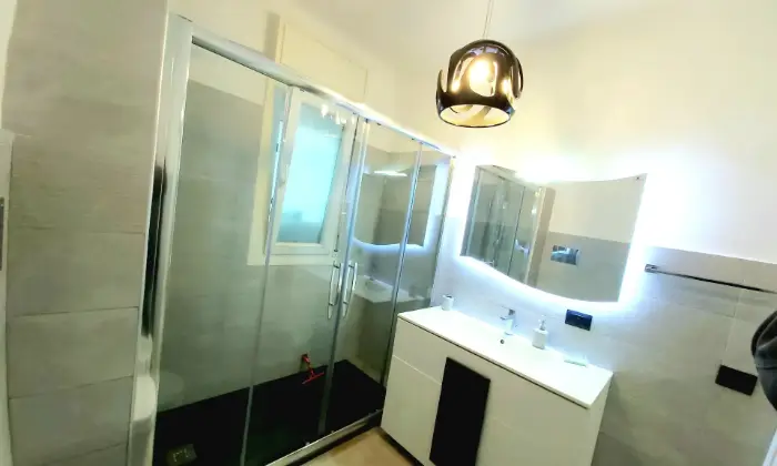 Rexer-Palermo-APPARTAMENTO-mq-immerso-nel-verde-Bagno