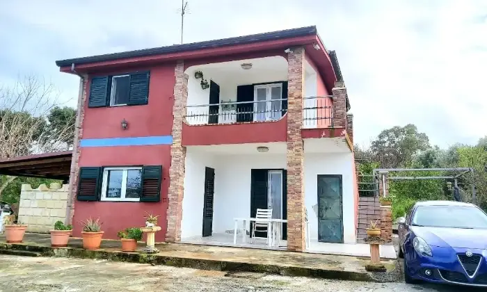 Rexer-Campofelice-di-Roccella-APPARTAMENTO-IN-VILLA-CAMPOFELICE-Garage