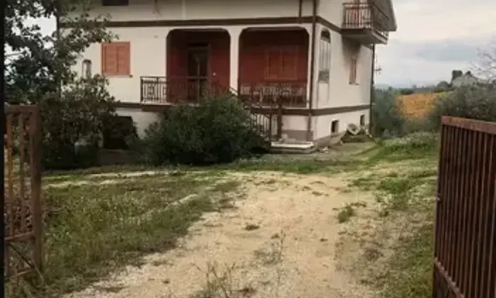 Rexer-Lanciano-Casa-con-circostante-terreno-a-Lanciano-Giardino